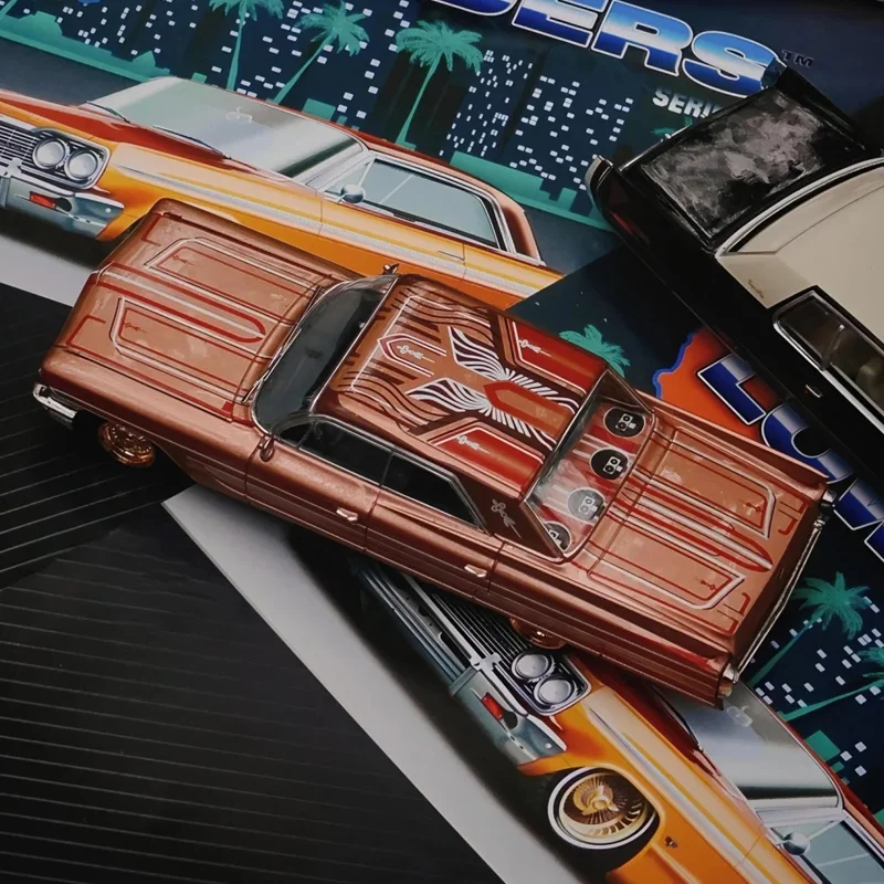 Nieuw Op Voorraad Mk 1: 64 Cadillac DeVille 2025 Hec Tentoonstelling Legering Model Auto Miniatuur Diecast Ornamenten Custom Speelgoed Kids Gift