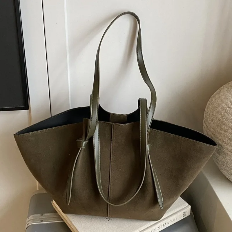 Solid Color Tote Bag Large Capacity Women's Highend Retro Suede Frosted Shoulder Bag Design Wing Letter Twopiece Ita City Bag