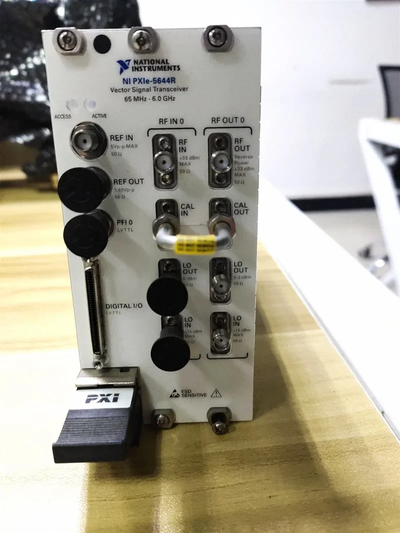 NI PXIE-5644R 78 2376-01 Vector Signal Analyzer And Generator 78 2376-01