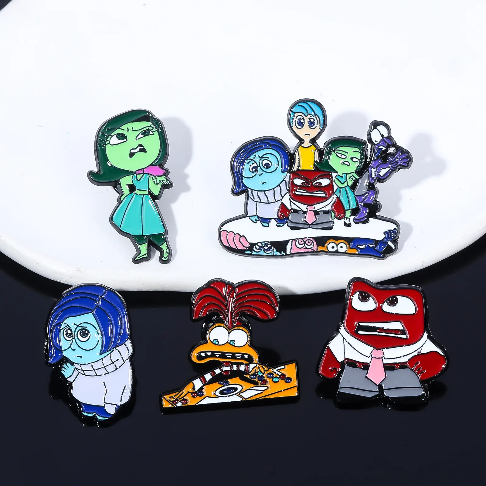 أنيمي Lnside خارج 2 بروش الفرح الغضب الحزن والفرح الكرتون لطيف شخصية شارة معدنية حقيبة نسائية مجوهرات اكسسوارات هدية