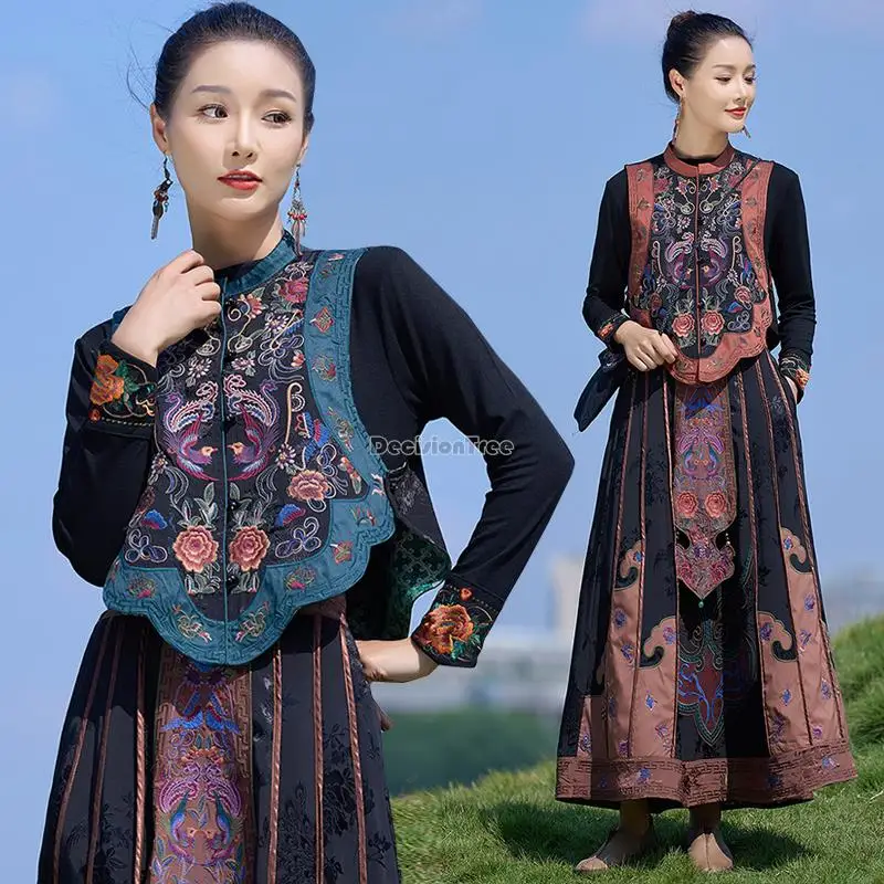 

2023 chinese ethnic style autumn winter new embroidery splicing design stand collar sleeveless vest women retro vest top t001