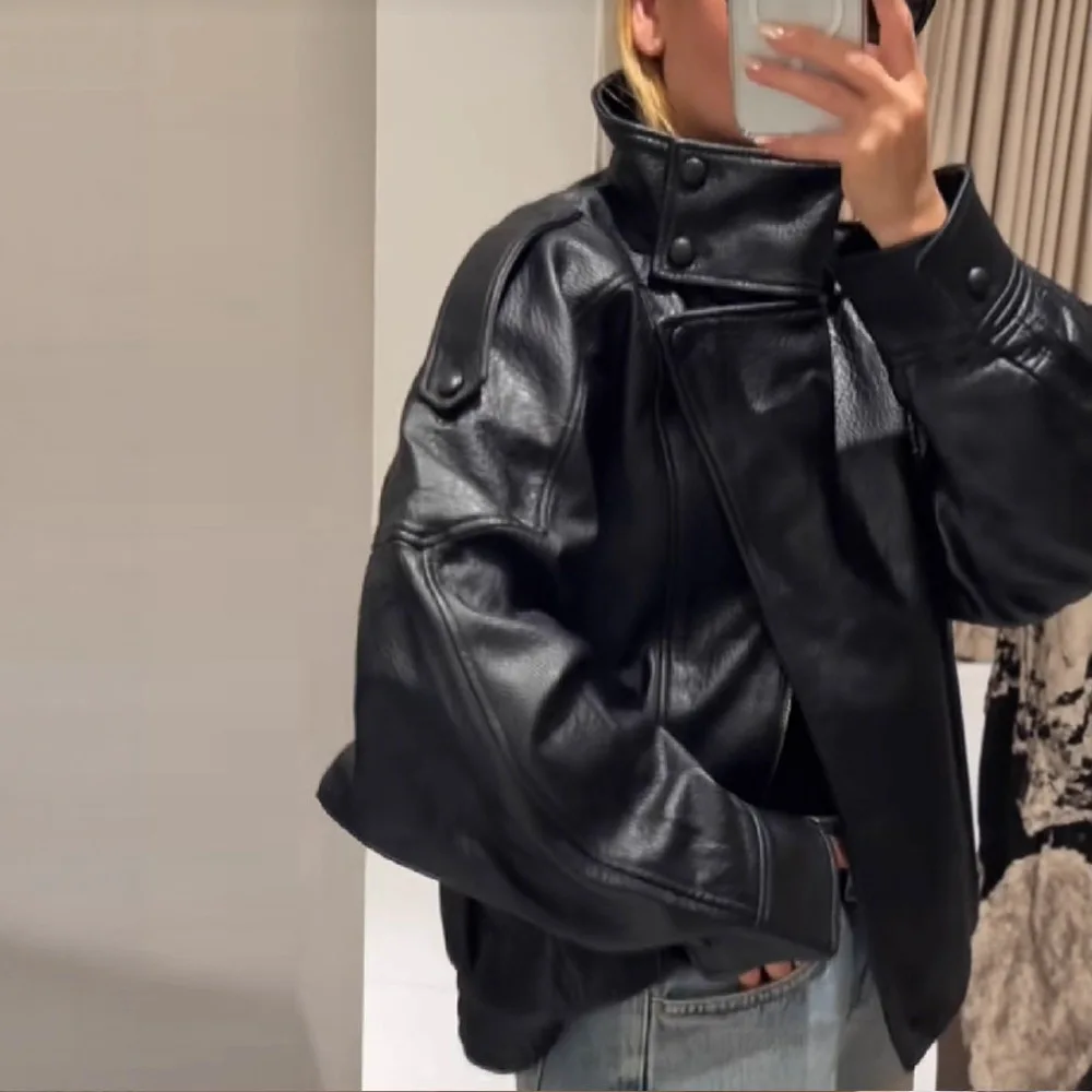 

Women's Loose Fit Polyester Leather Autumn Winter New Arrival Fashionable Motorcycle Style Stand Collar Jacket Outerwear