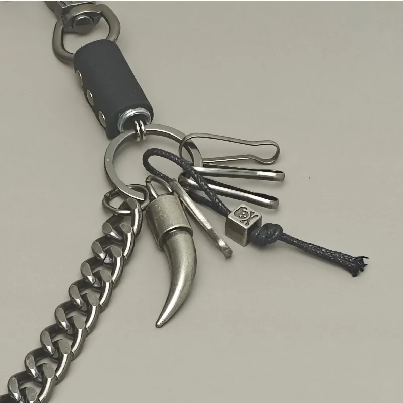 Hosenkette mit Wolfszahn-Anhänger, Schlüsselanhänger, Hip-Hop Street Punk, Legierung, schwarz plattiert, Ketten mit Echtlederhülle, vielseitig einsetzbar – Detail 12