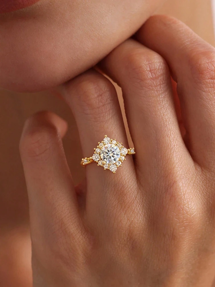 خاتم من الفضة الإسترليني عيار 925 فاخر كلاسيكي لامع أبيض مستدير من الزركون للنساء لذكرى الزفاف والارتداء اليومي مجوهرات فاخرة فاخرة