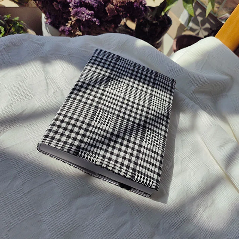 Classic Checkered Pattern，A5 Or Customizable Size Adjustable Book Cover