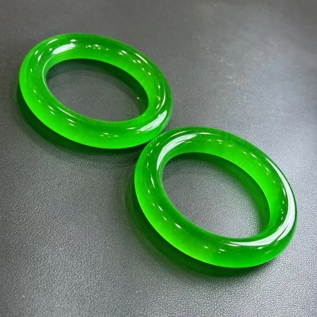 

Natural Myanmar jadeite ice king green round bar jade bracelet women's yang green fat round bar bracelet gold silk jade