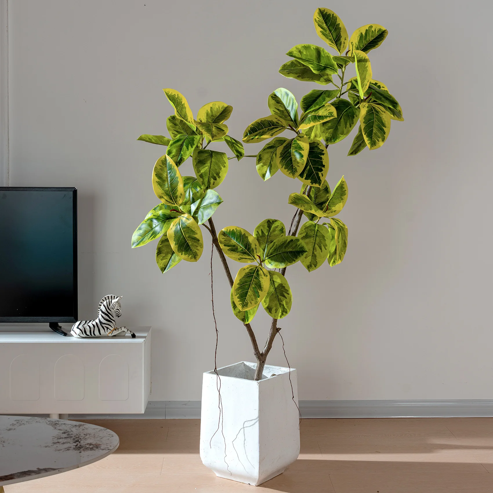 

A Large Indoor Floor-standing Potted Biomimetic Plant Figurine of The Ficus Microcarpa Rubber Tree Bonsai Tree Home Accessories
