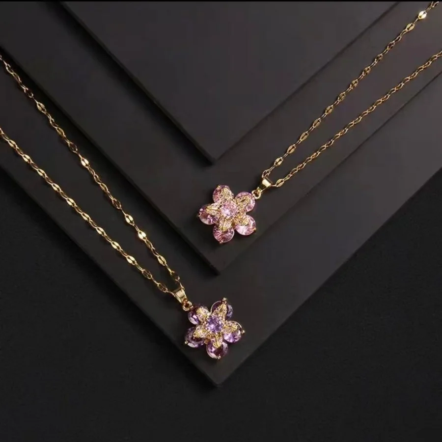 Naszyjnik z zawieszką w kształcie kwiatka z kryształkami i cyrkoniami, elegancki złoty łańcuszek na obojczyk, biżuteria na wesele i imprezy, 1 sztuka.