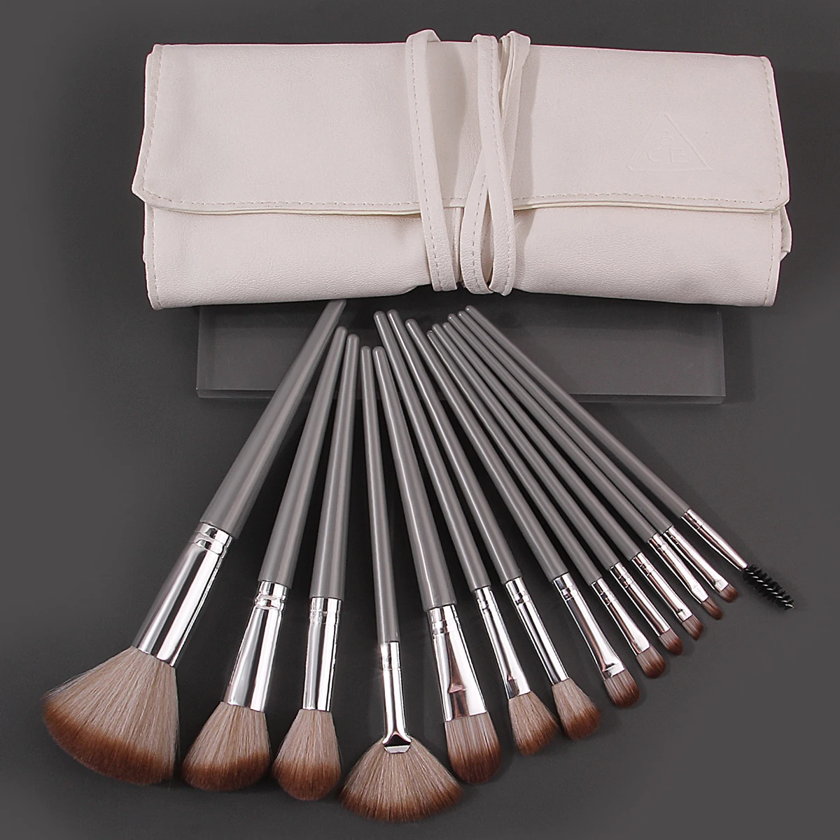 Conjunto de pincéis de maquiagem profissional, 15 peças, escova facial multifuncional de cerdas de fibra macia e bolsa de armazenamento de alça de maquiagem de grande capacidade