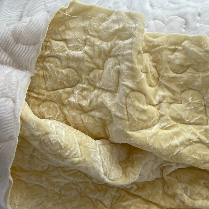 

Yellow velvet cotton embossed cute heart-shaped polyester fabric for vest coat skirt fabric autumn and winter clothing fabri