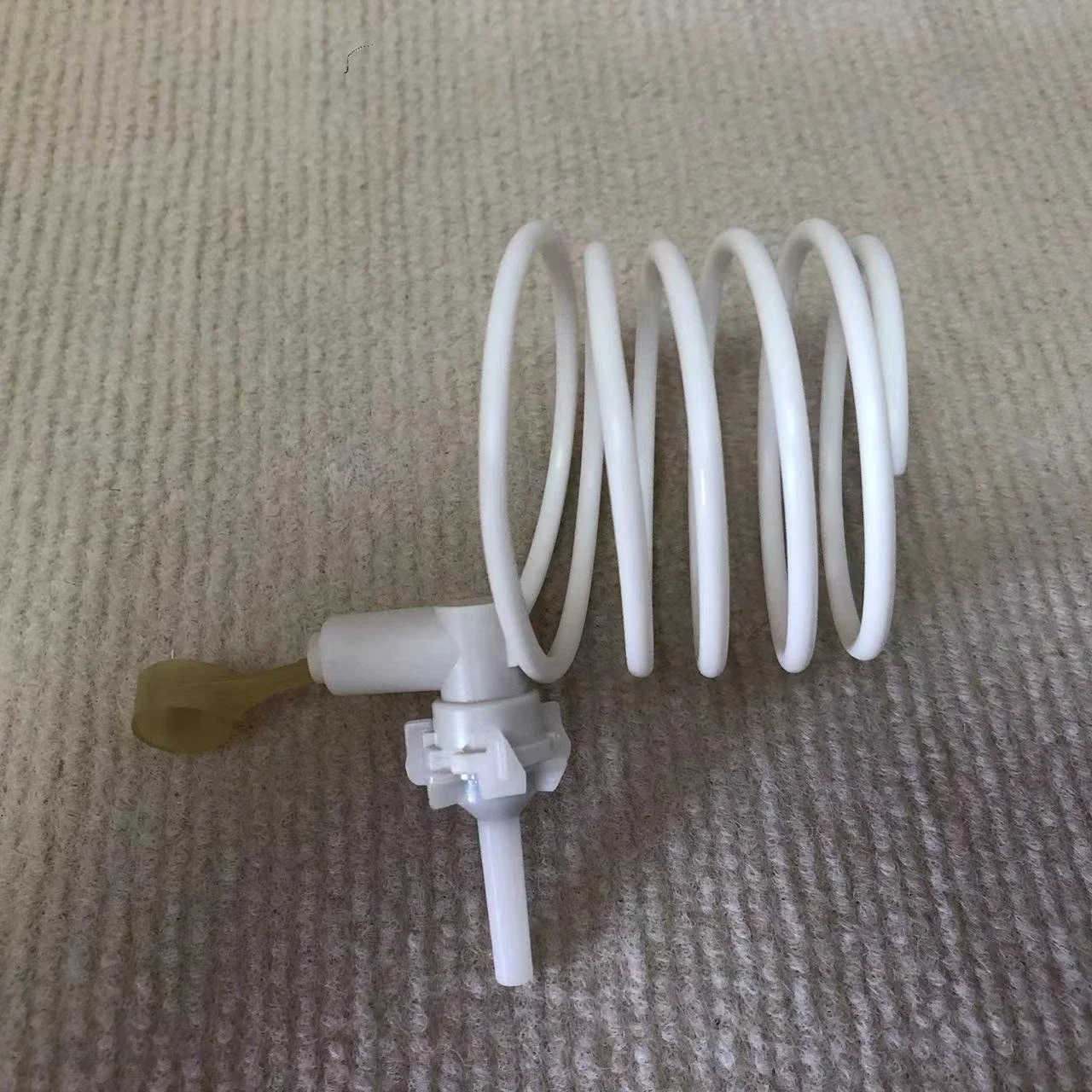 

Запасная часть для водяного насоса/трубки Waterpik WP-70EC/60EC/250EC: устранение протечек снизу и ремонт комплектующих.