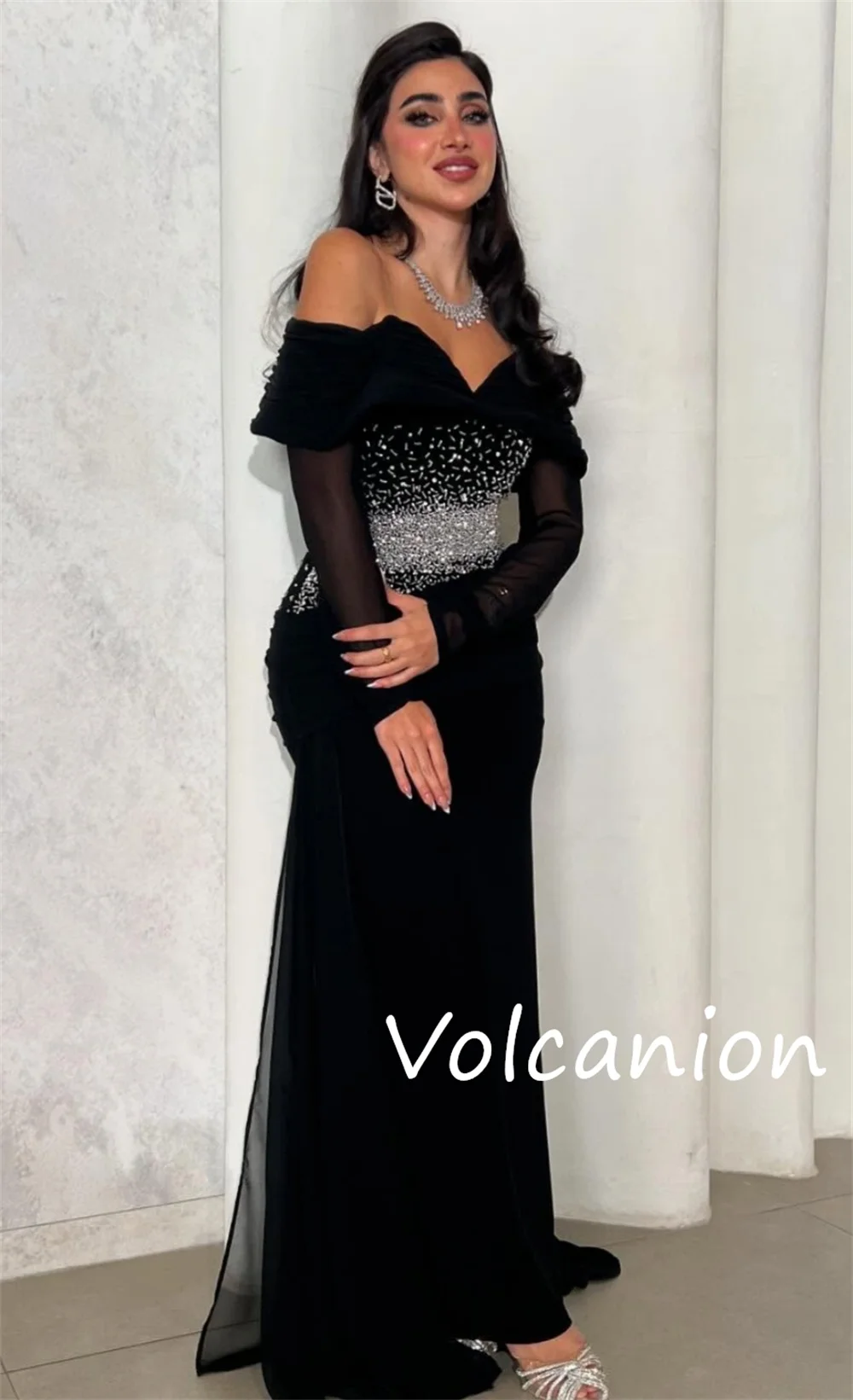 Abiti lunghi con spalle scoperte a trapezio con paillettes pieghettate in jersey di moda personalizzati Occasioni formali su misura