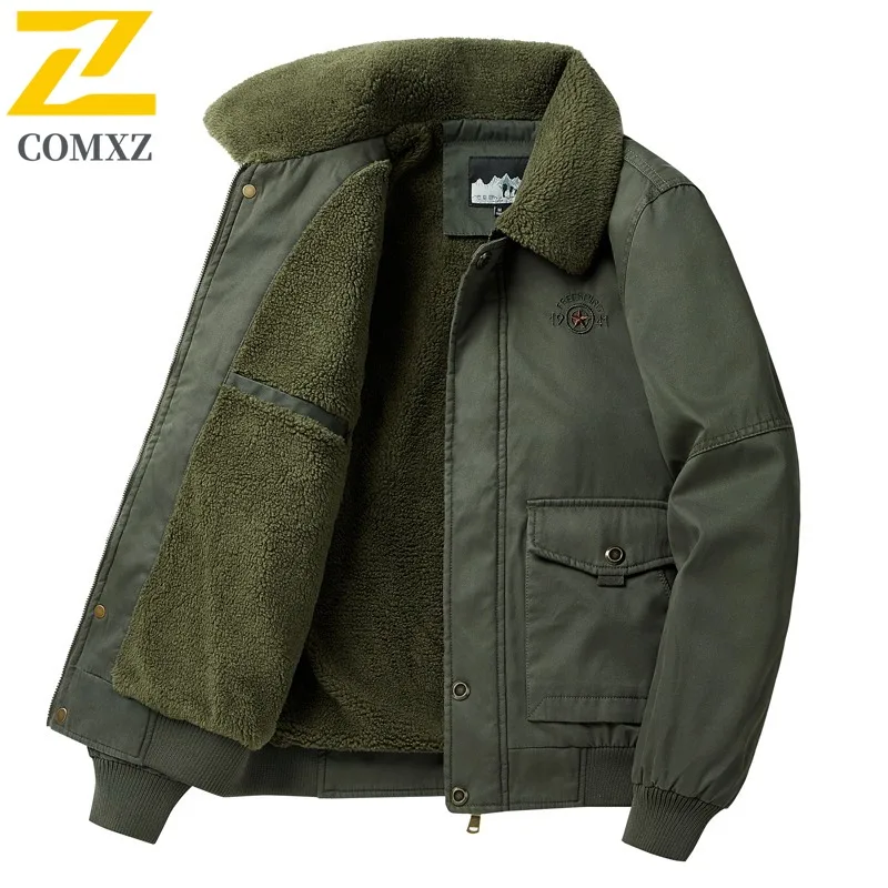 سترة مبطنة للرجال من COMXZ بنمط سترة مقاومة للبرد وياقة واقفة عالية الجودة على طراز الشارع الحضري سترة واقية جديدة للشتاء الخفيف