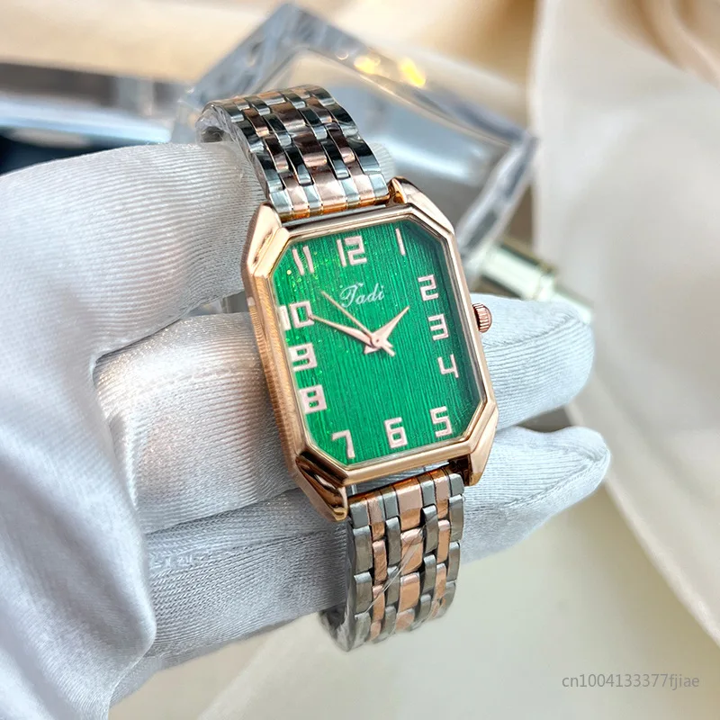 ساعات نسائية الأعمال الفاخرة السيدات موضة كوارتز ساعة بسيطة مقياس مربع جودة مطلية بالذهب الفولاذ المقاوم للصدأ ساعة قابلة للطي