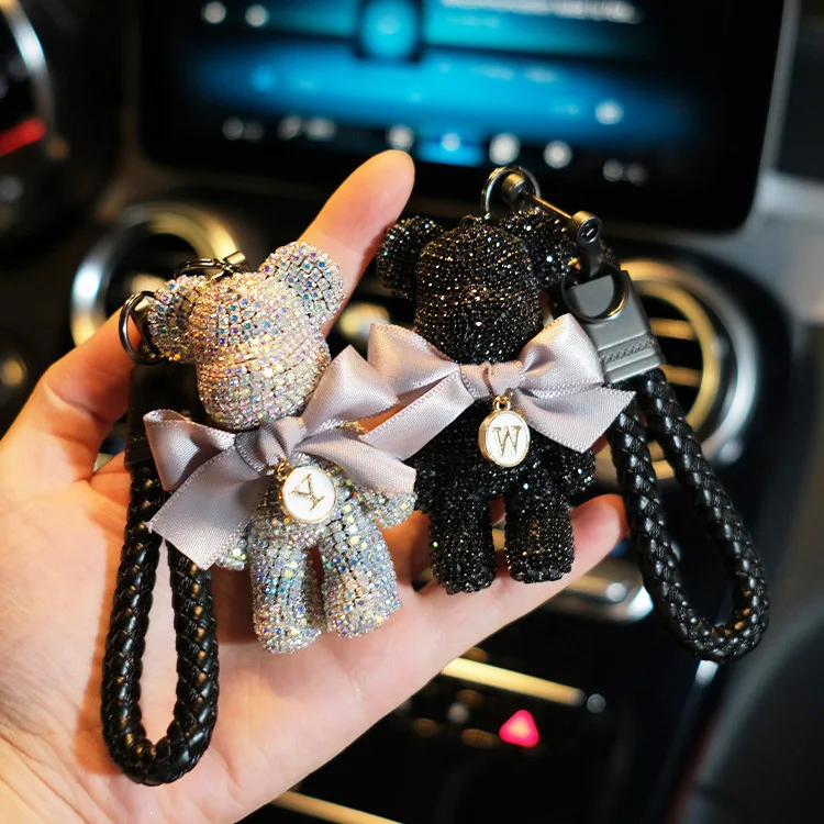 

Handmade Luxury Creative Rhinestone Bear Keychain Fashion Punk Animal Bear Keyring for Woman Car Bag Pendant Key Chains Gift