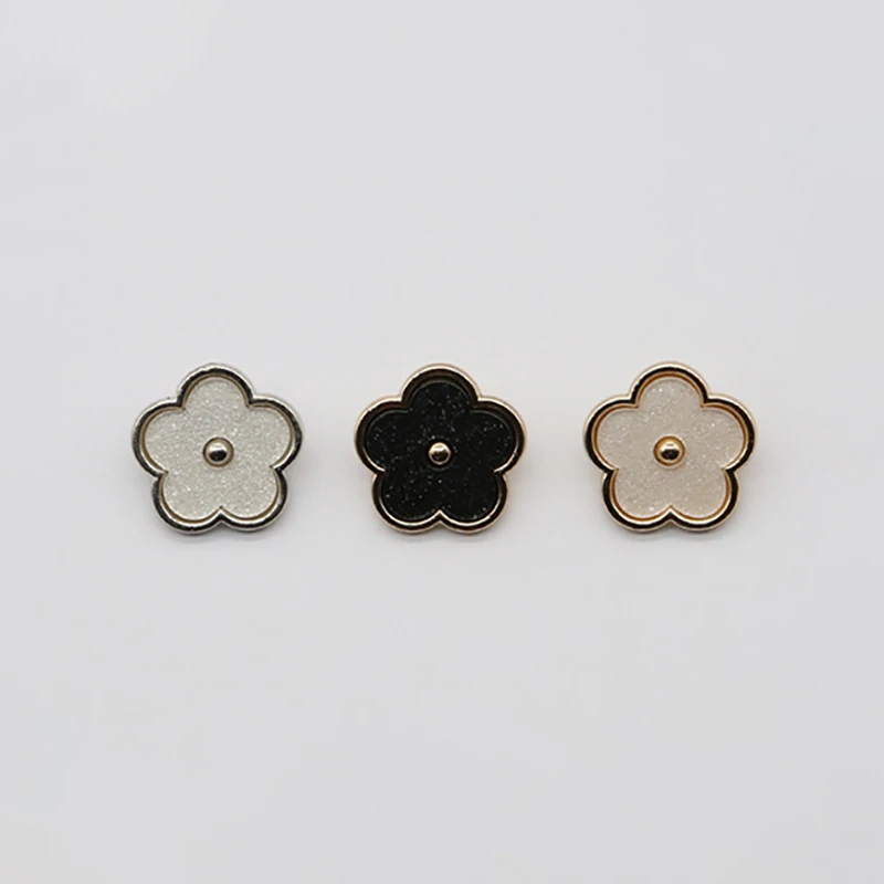 

6pcs Fashion Plum Blossom Buttons Flower Shaped Metal Sewing Button Handsewn Buttons Coat Sweater Windbreaker Clothing Accessory