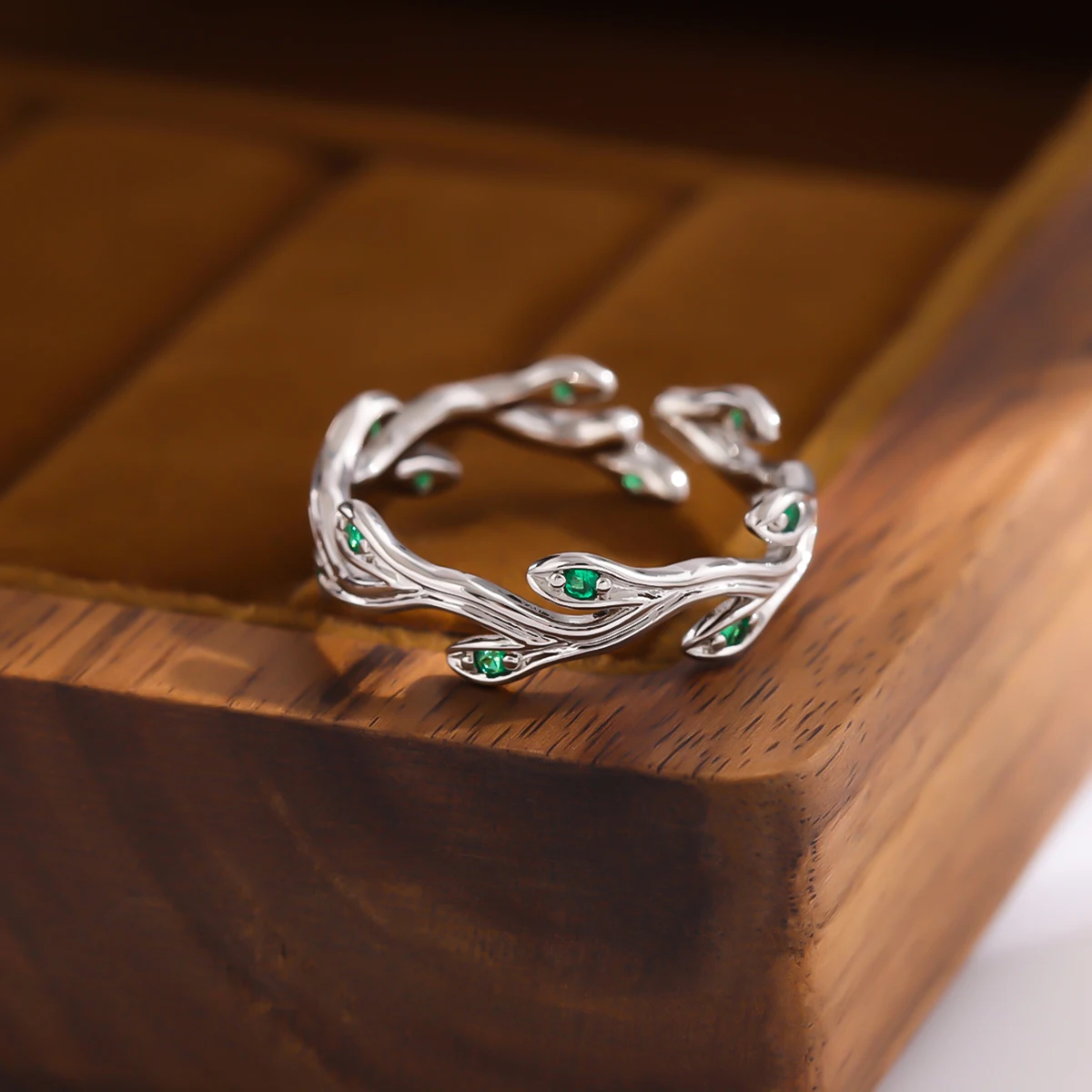 New Fashion Green Crystal Branches 925 Sterling Silver Personality Temperament Leaves Exquisite Opening Rings  R390