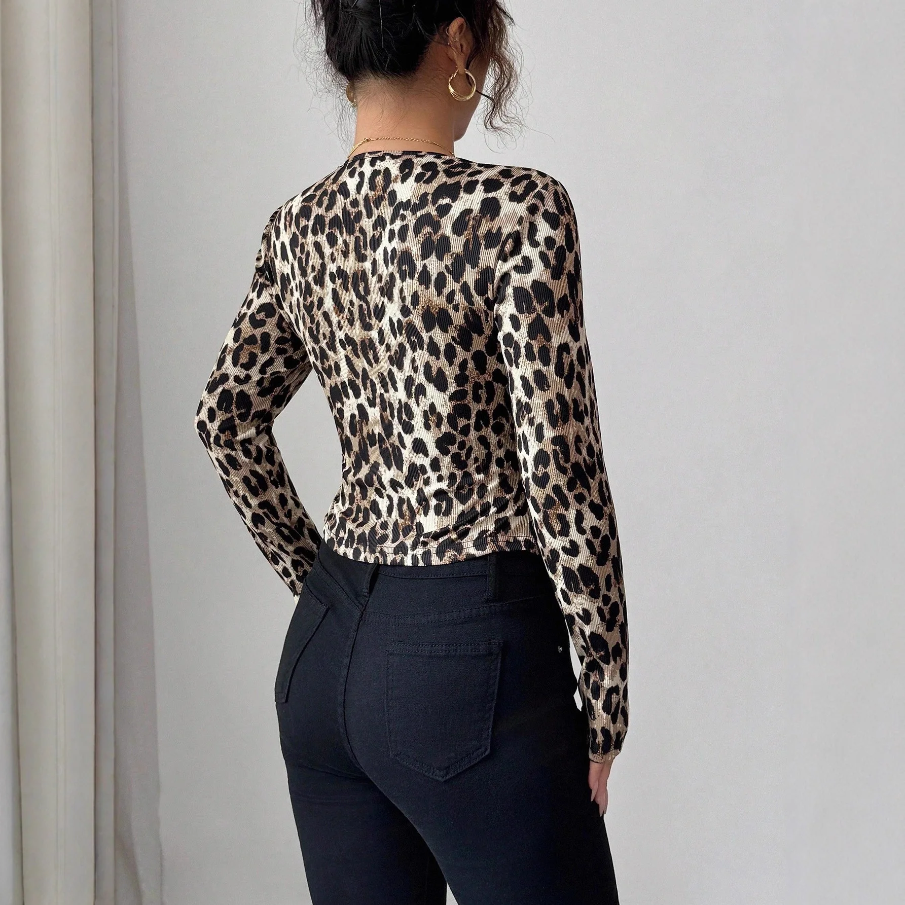 2025 الخريف والشتاء جديد ليوبارد طباعة المتناقضة اللون 2 قطعة سترة تي شيرت بأكمام طويلة المرأة