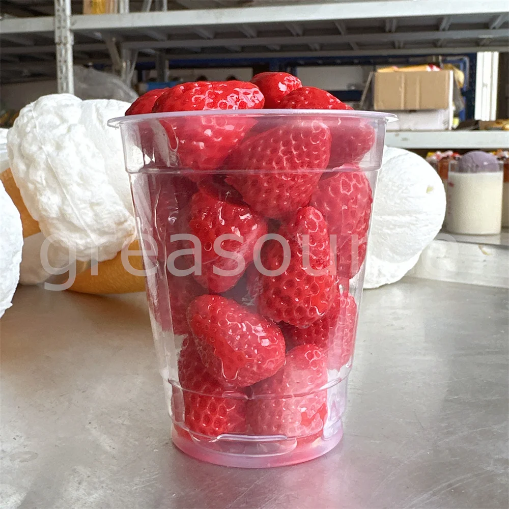 Strawberry Chocolate Coated Dubai Topped Melt Biscuit Candy Cup Berry Sweet Brunch Dessert Artificial Craft Model 400ml DIY Joy