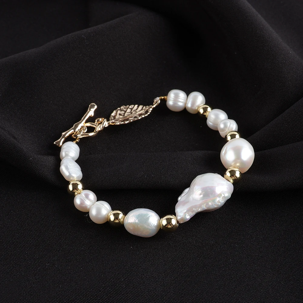 

2025 New Leaf Handmade Women's Freshwater Pearl Bracelet Suitable for Birthday Party Gifts