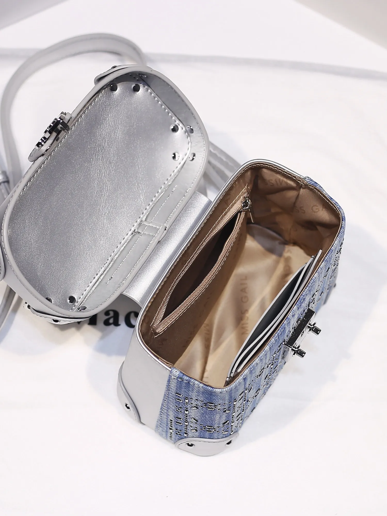Luxury and Fashion Handheld Bo - огляд і ціна Luxury Bags Denim