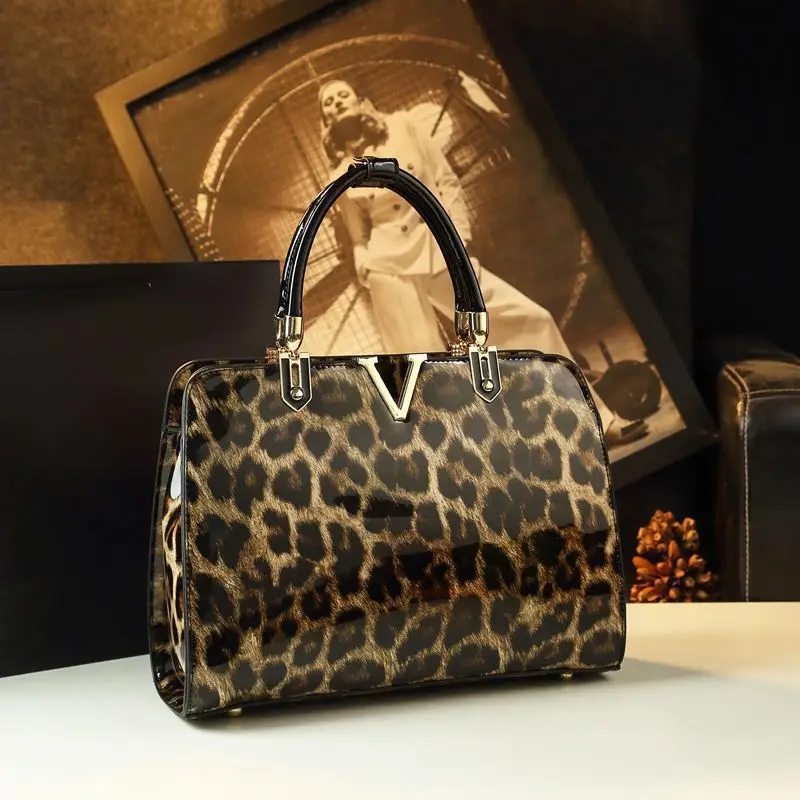 Women's handbags, mom's bags, 2026 new stylish and elegant ladies' bags, large-capacity handbags middle-aged women
