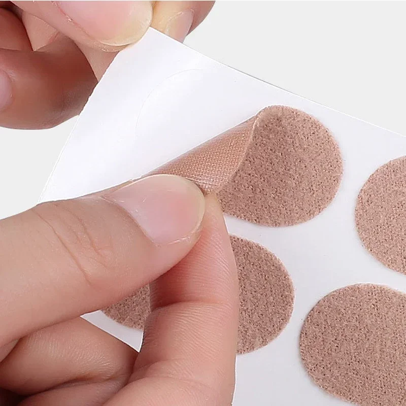 แผ่นแปะกันลื่นสำหรับดูแลเท้า แผ่นแปะสำหรับโรครองช้ำ หนังดุ้ง หนังด้าน แผ่นแปะแก้ปัญหาหนังด้าน แผ่นรองเท้าสำหรับโรคเท้า