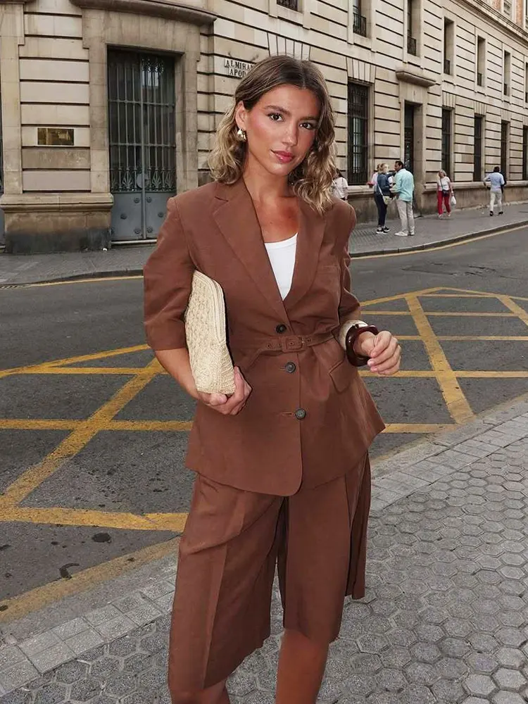 

HH женский элегантный коричневый костюм с лацканами и короткими рукавами, однобортный пиджак с поясом + плиссированные шорты трапециевидной формы, модный комплект