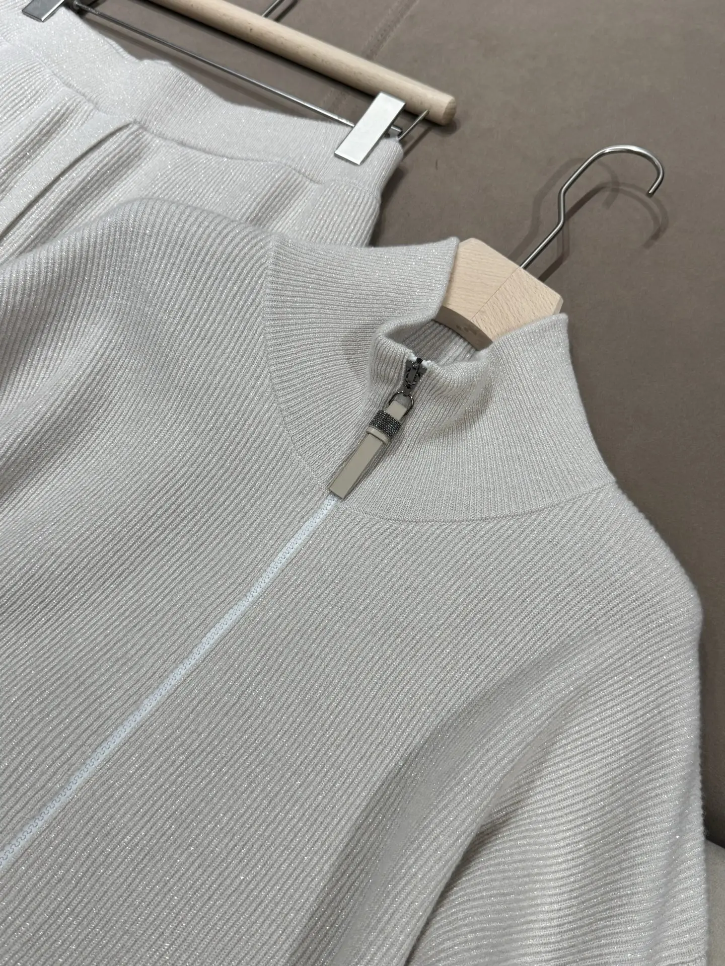 

Осень-зима 2022, новый ленивый стиль, кашемировая шерстяная куртка-кардиган с высоким воротом и молнией + темпераментные свитера, брюки