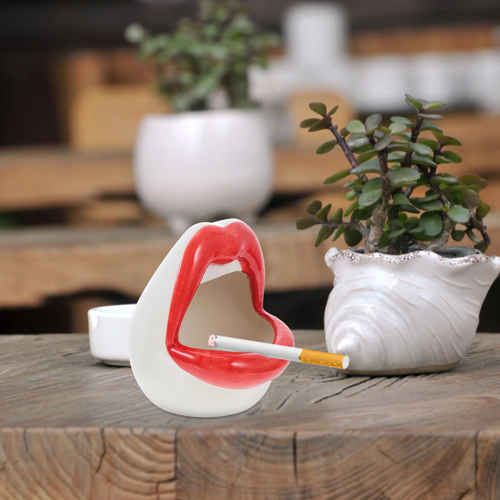 Ashtray Ash Ashtrays Tray Lip Holder Creative Ceramic Smokless Desktop Novelty Mouth Red Style Women Hot Lips Accessory