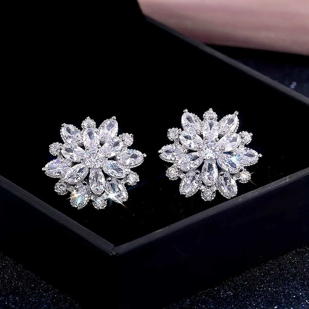 Luxury Sparkly Sunflower Stud Earrings for Women Alloy Crystal Earrings Bridal Wedding Jewelry Elegant Fashion Gifts