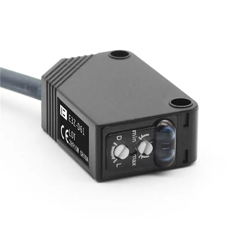 【RECOMENDAR】2X Infrared Diffuse Reflection Type Photoelectric Switch Sensor Switchs E3Z-D61 DC5-24V With Bracket