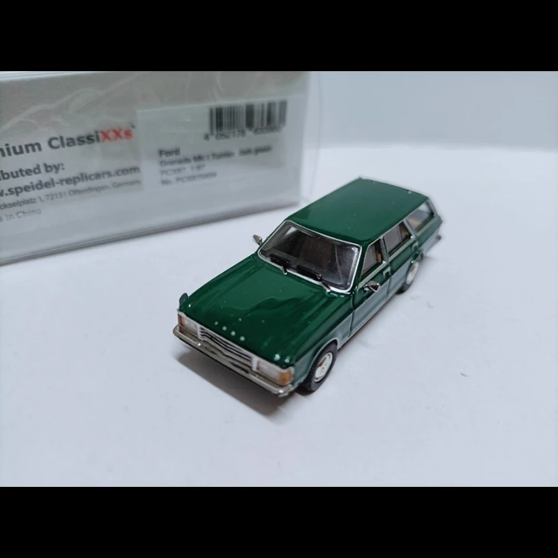 

Premium PCX 1: 87 Scale Granada MK1 Dark Green Station Wagon Plastic Car Model Collection Display Toy Gifts