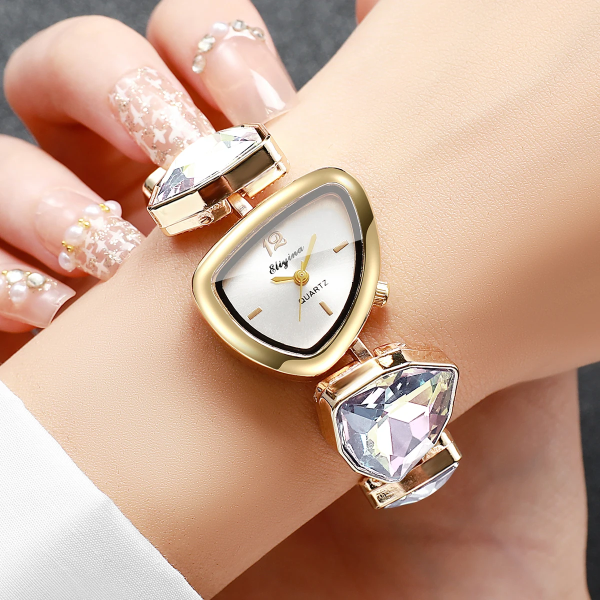 5PCS Elegant Women Watch Jewelry Set Fashion Diamond Bracelet Watch Pearl Necklace Earrings Ring Accessories Gifts（Without Box）
