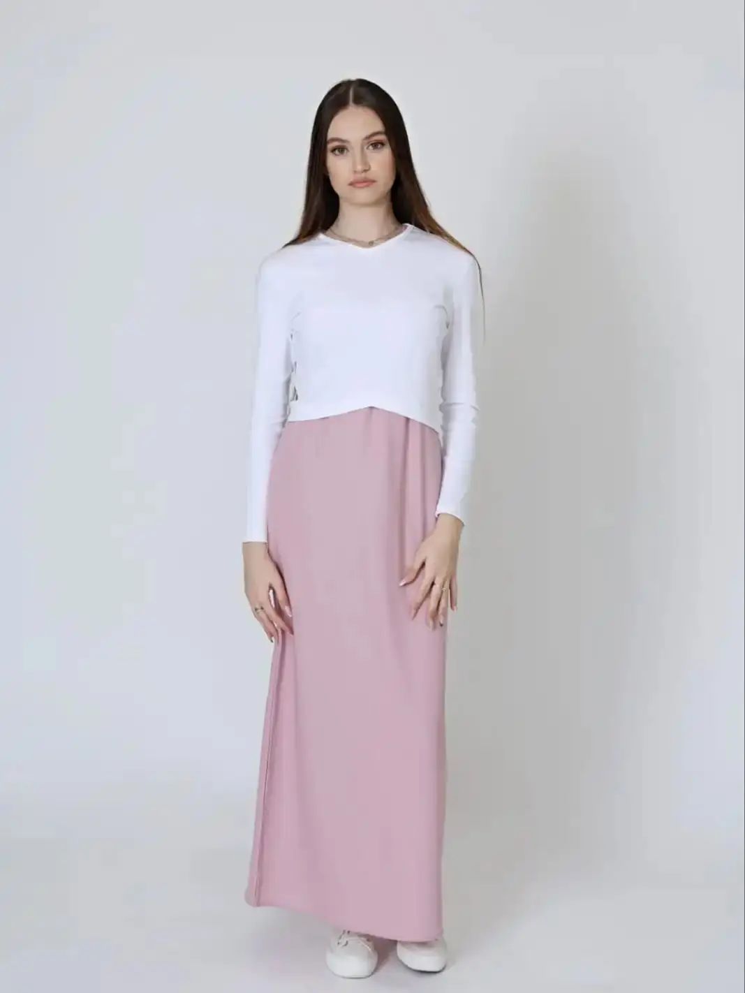 Рисунок 4 - Женская одежда Mails 2025: элегантные рубашки