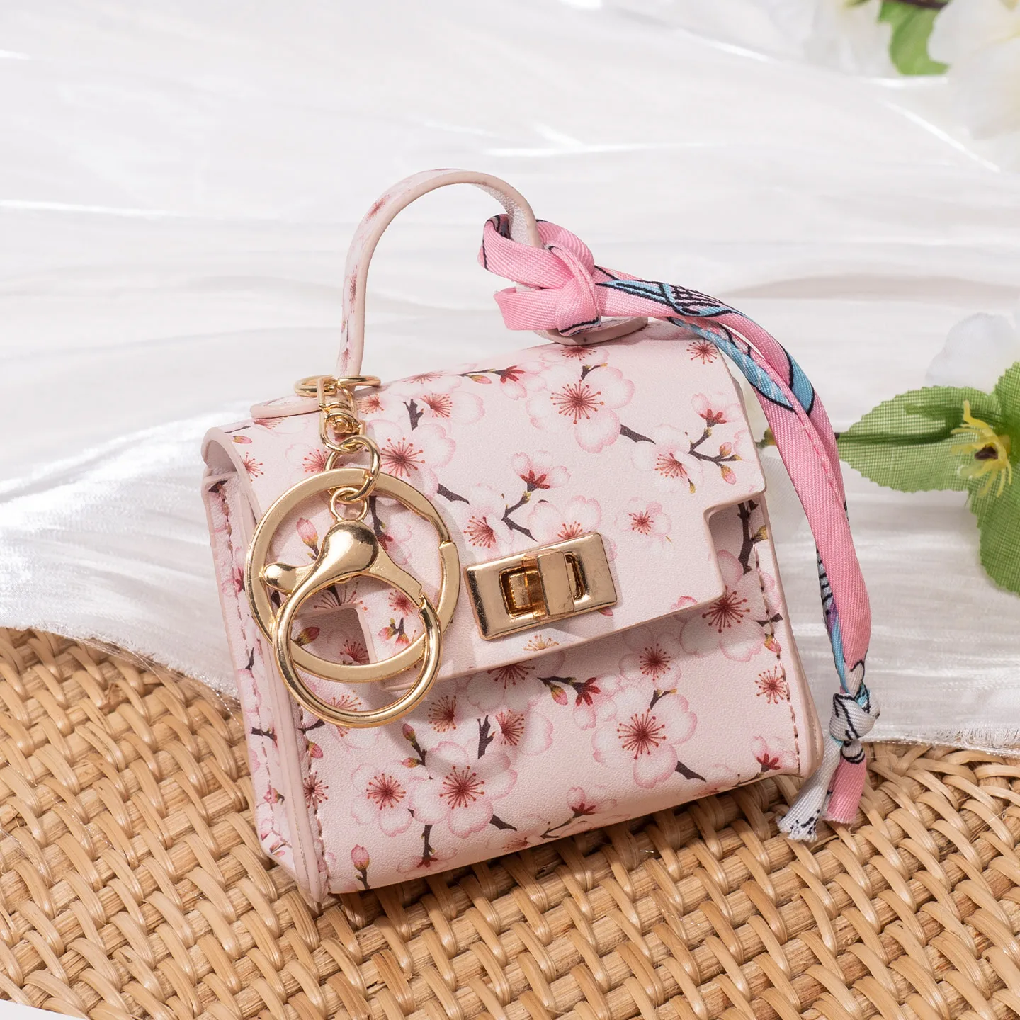 Light Luxury Coin Purses Fashion Bag Accessories New Silk Scarf Bracelet Portable Mini Keychain Pendants