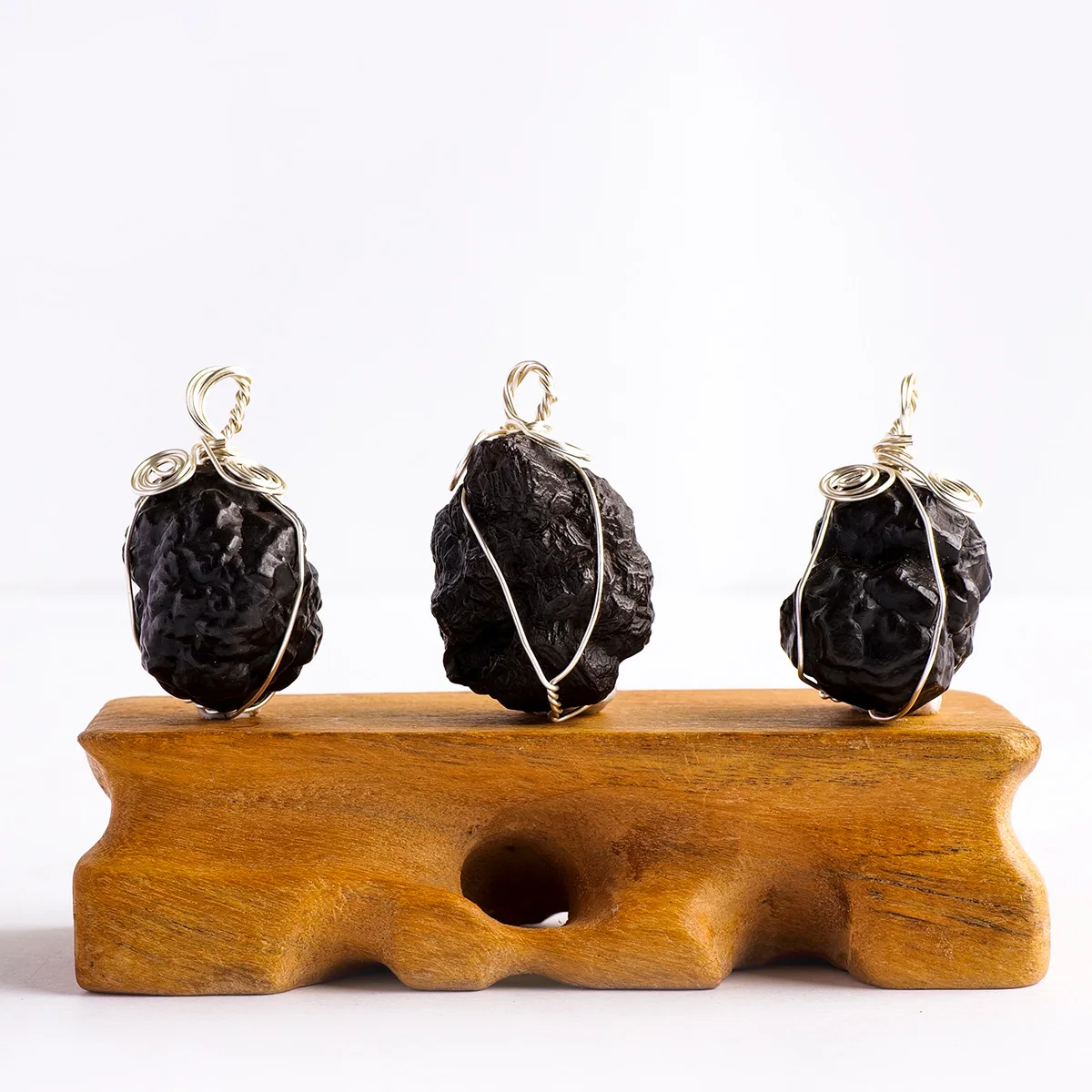 1pc Natural Diamond Raw Stone Filigree Pendant, Black Diamond Irregular Stone Necklace Jewelry