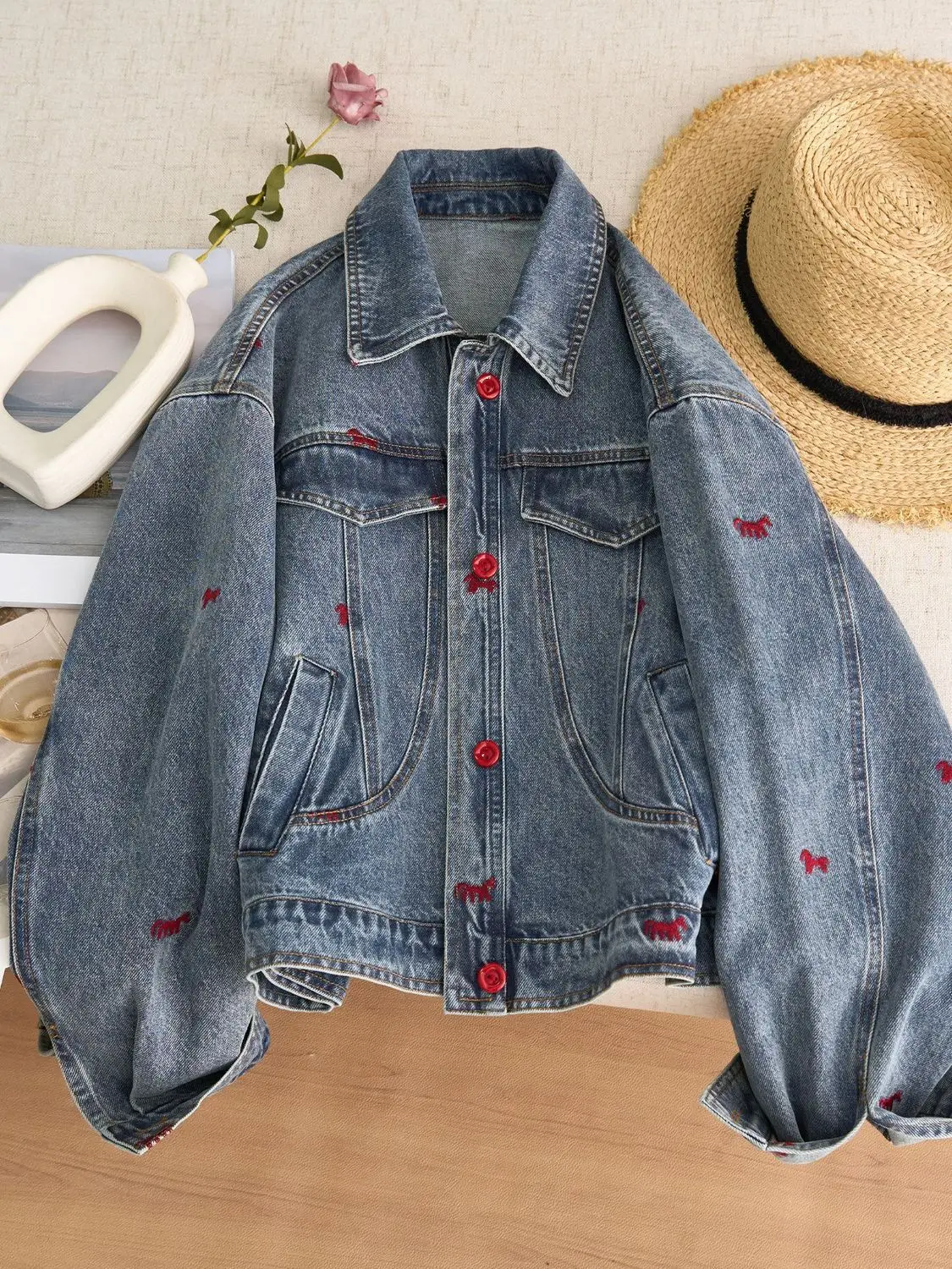 Pony embroidered denim jacket women's spring new beautiful and good-looking Korean age-reducing, meat-covering and thin jacket