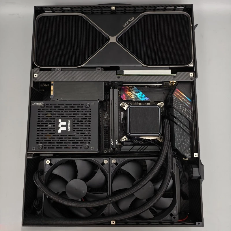 A80 Chassis 8 Liters ITX, S60i Water-cooled Version Tiled Structure Supports 5090 Graphics Card SFX Power Supply