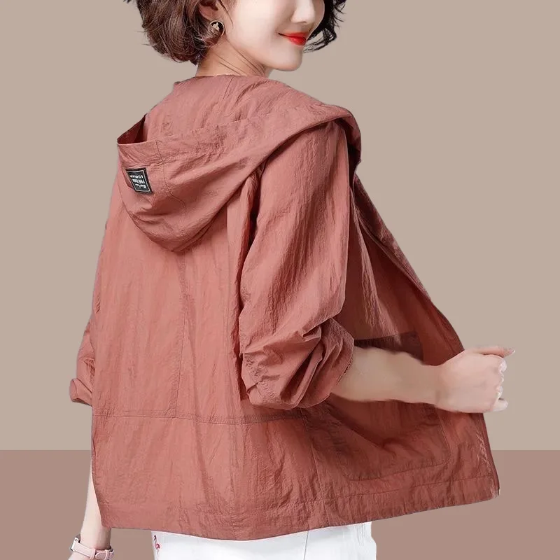 2026 New Women Summer Sunscreen Clothing Outdoor Short Jacket Breathable Light Hooded Sunscreen Coat Female Casual Top Outerwear