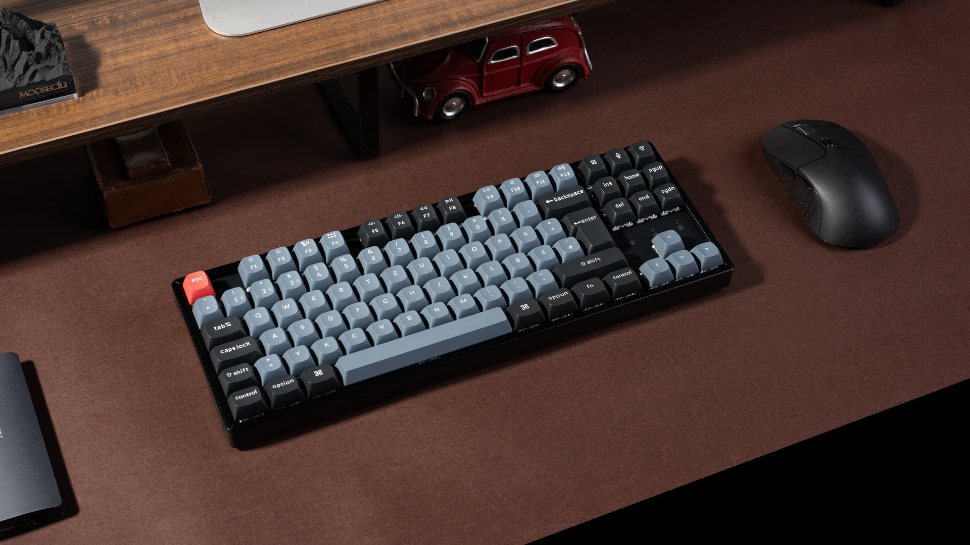 Keychron K8 Pro QMK Wireless Mechanical Keyboard ISO Layout PBT Keycaps RGB Backlight Hot-Swappable Gateron Switch