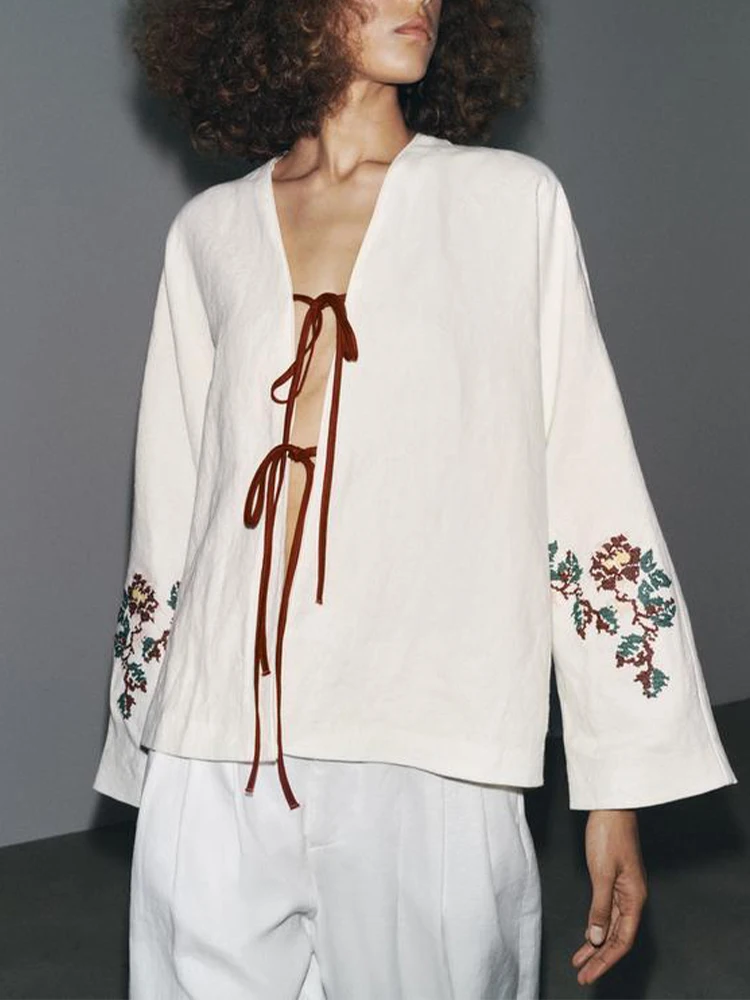 

European style new women's fashion versatile temperament embroidered kimono style V-neck long-sleeved coat