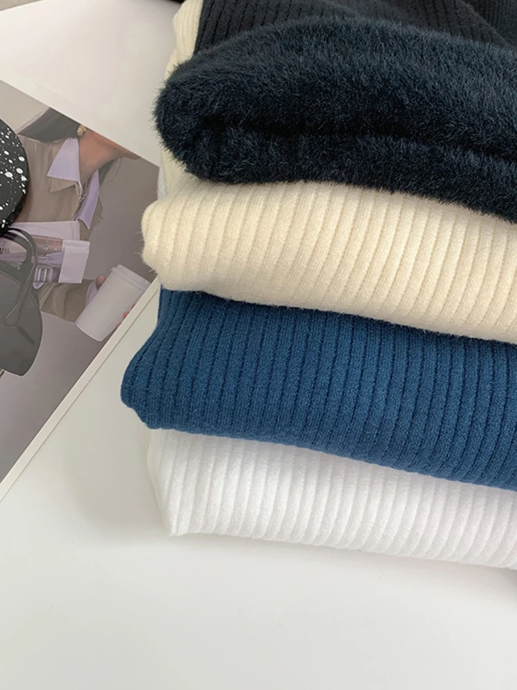 เสื้อสเวตเตอร์ถักคอสูงแฟชั่นสำหรับผู้หญิง ผ้าถักเนื้อนุ่ม อุ่นสบายสำหรับฤดูหนาว ซับในด้วยผ้าขนสัตว์เทียม  ชั้นในทันสมัย