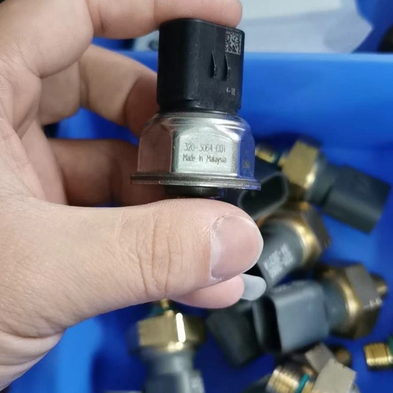 

320-3064 E349 Engine C13 C18 Fuel Oil Pressure Sensor