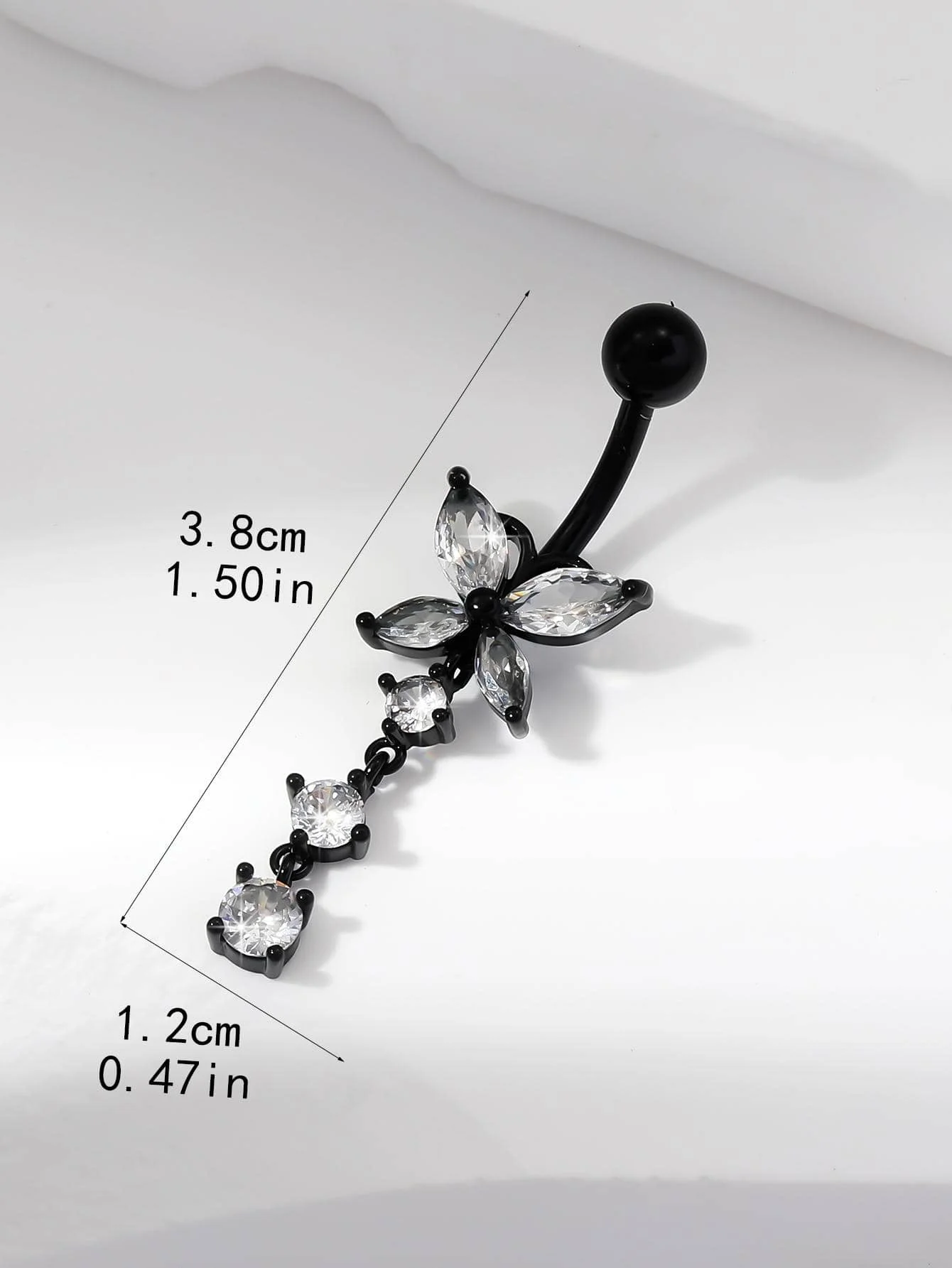 Piercing para ombligo de acero quirúrgico negro con mariposa de cristal y tres piedras de circonia colgantes
