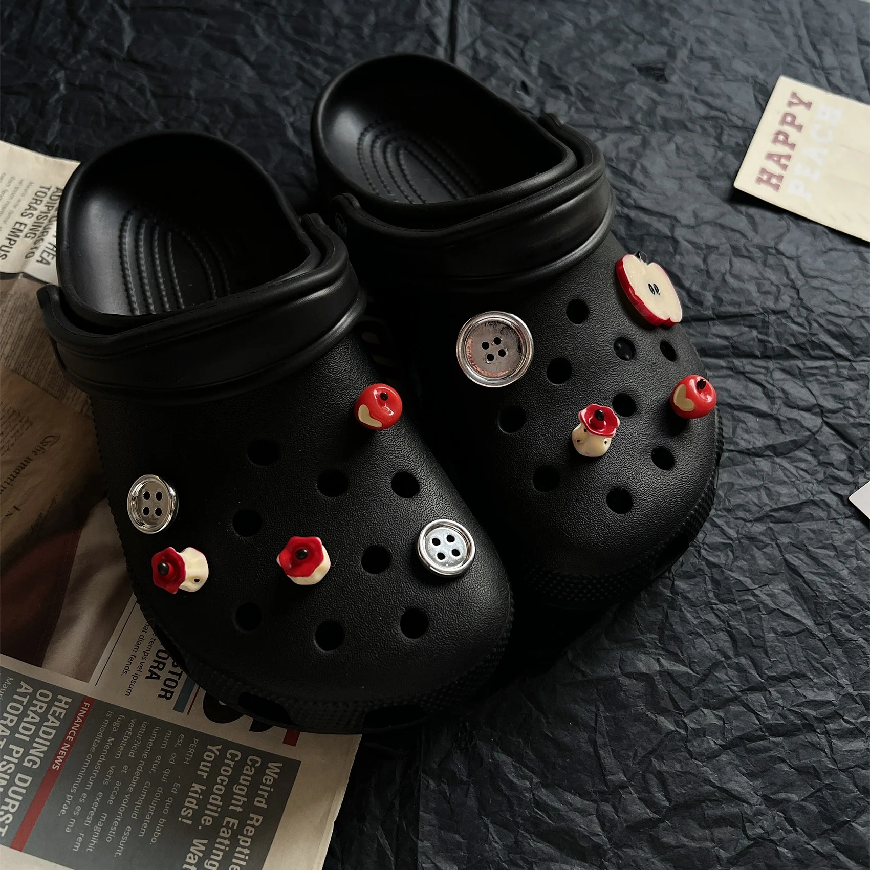 

3D Stereoscopic Pochacco Shoe Charms Set Cute Cartoon Tomato Button for Clogs & Sandals Perfect Gift for Boy Girl