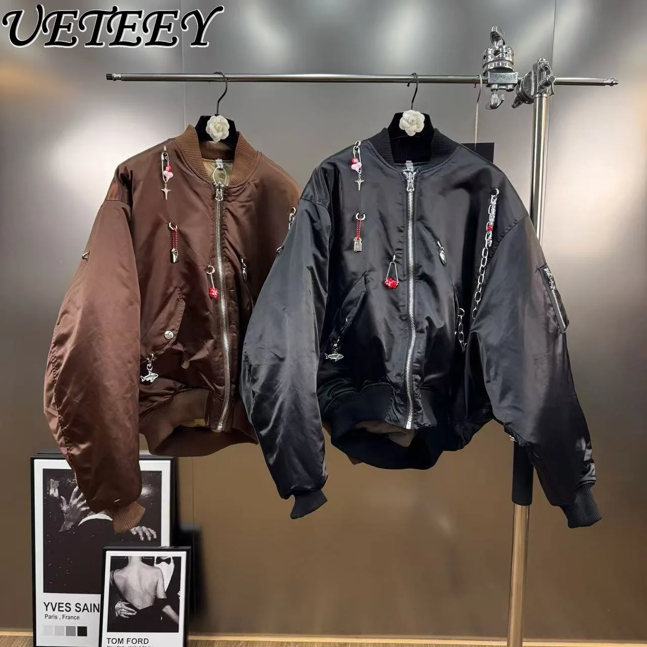 

Осень-зима 2025, украшенная цепочкой, повседневная хлопковая куртка, пальто, женское свободное нишевое дизайнерское черное пальто-бомбер, хлопковые пальто женские