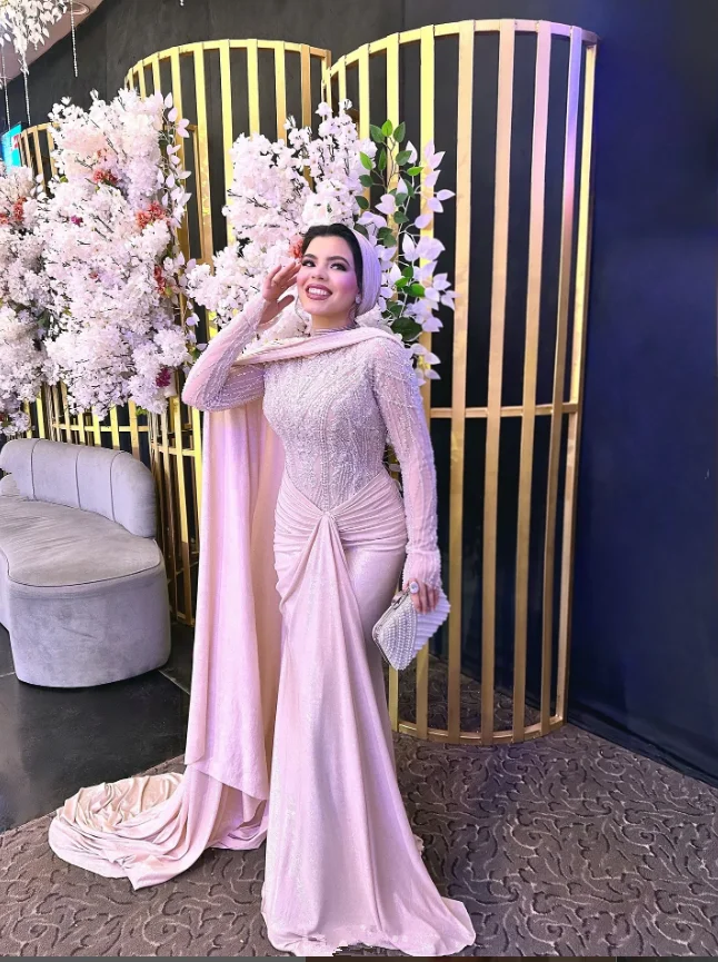 Vestidos formales de graduación musulmanes de sirena rosa con apliques de manga larga fruncidos Wrao vestido para ocasiones de noche Hijab personalizado de Oriente Medio