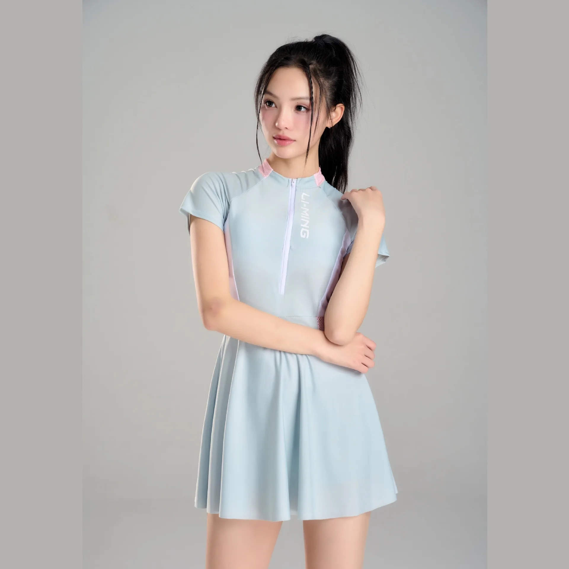 Traje de baño deportivo para mujer, novedad de 2025, falda de una pieza, cubierta conservadora de carne y traje de baño fino de aguas termales para chica estudiante