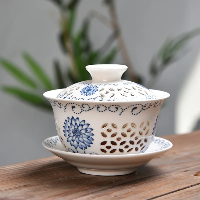 Juego de té de Kung Fu de panal hueco, vajilla de cerámica de porcelana azul y blanca Gaiwan, 150ml